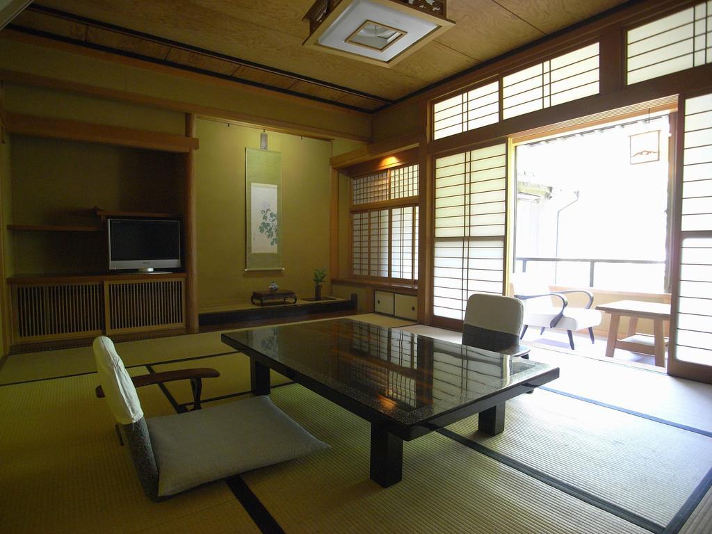 Motoyu Ishiya Kanazawa Quarto foto